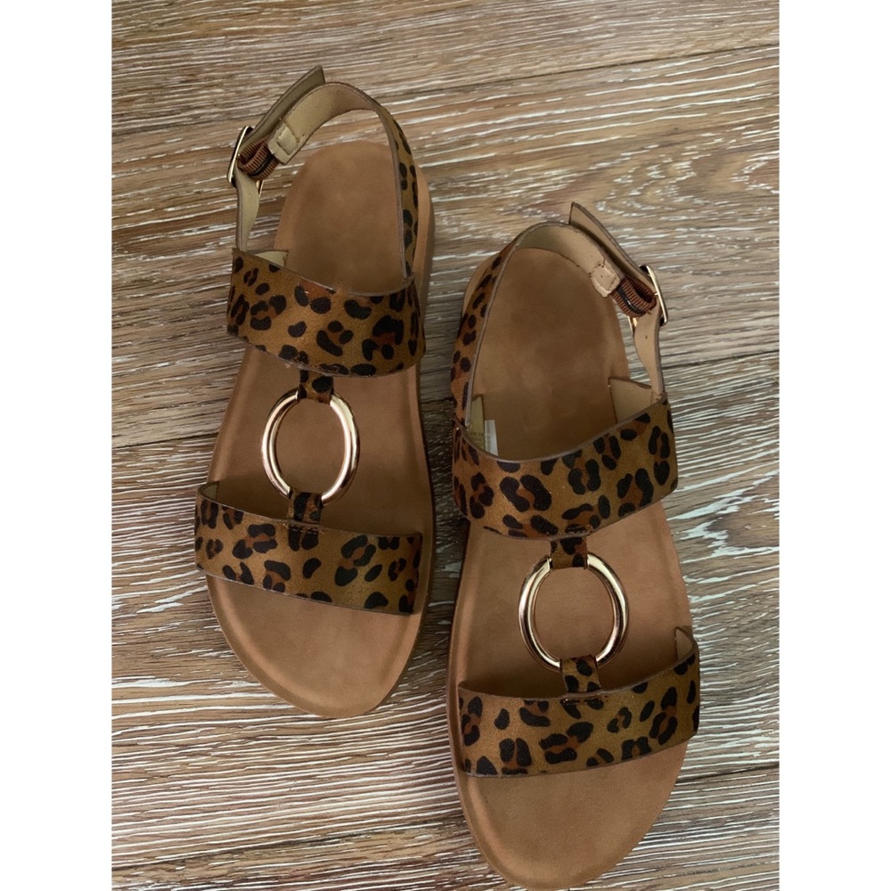 🌈 LAST CHANCE 🌈 Women’s leopard sandals